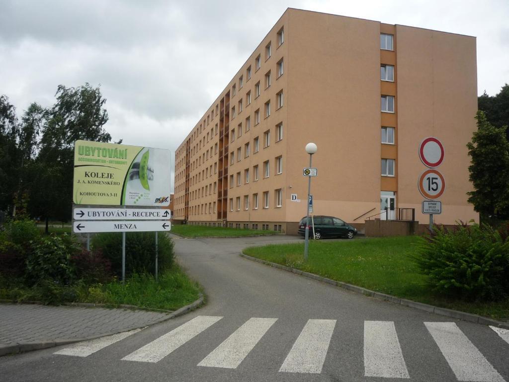 Koleje J.A.Komenskeho Brno Bagian luar foto